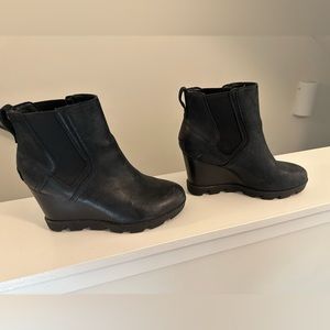 Sorel Joan of Artic Wedge Bootie - Black (gently used, great condition)